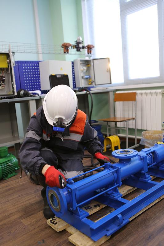В «Удачнинском горнотехническом филиале» идет подготовка к демонстрационному экзамену по компетенции «Электрослесарь подземный».